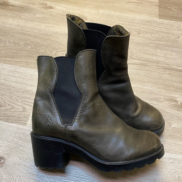 FLY London boots - Picture 1 of 3